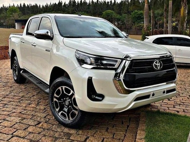 Toyota Hilux disponível para locação