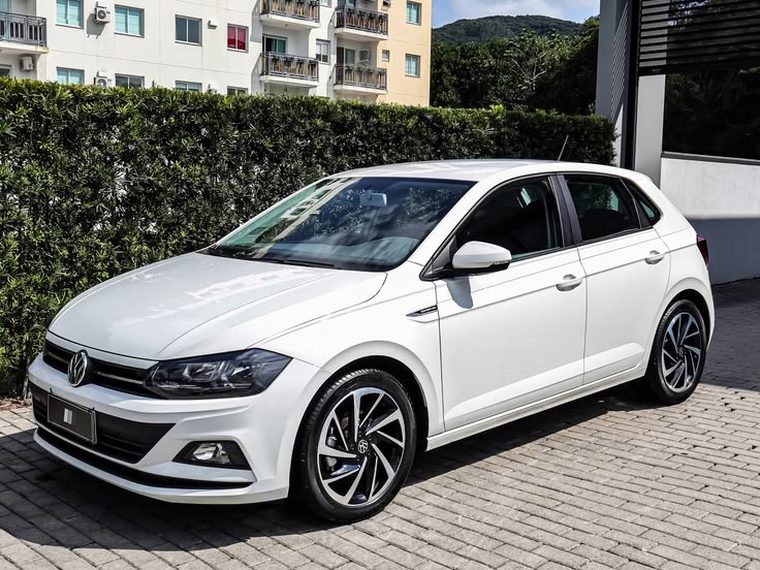 Volkswagen Polo disponível para locação